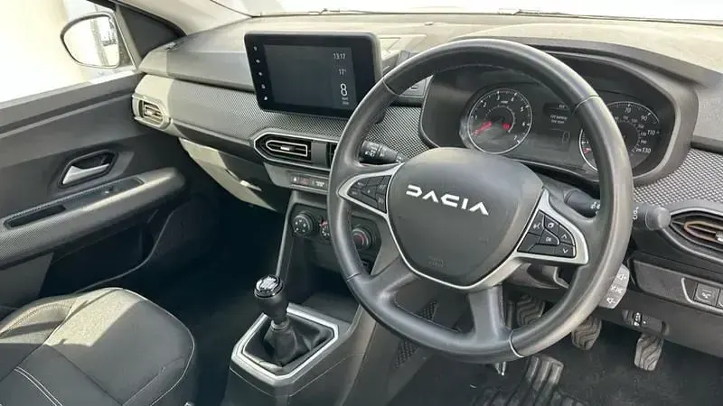 Usado Dacia Sandero Expression 100 HP (73 kW) 2023 Preto Citadino
