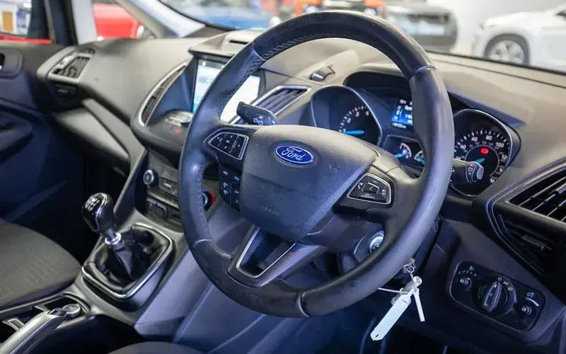 Used Ford C-MAX Zetec 125 HP (91 kW) 2018 Blue MPV