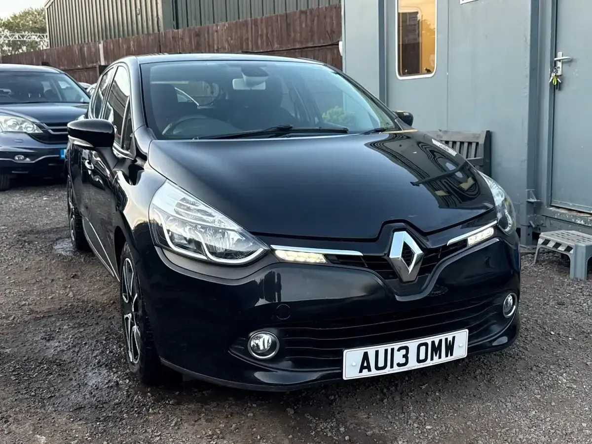 Used Renault Clio Dynamique 90 HP (66 kW) 2013 Black Hatchback