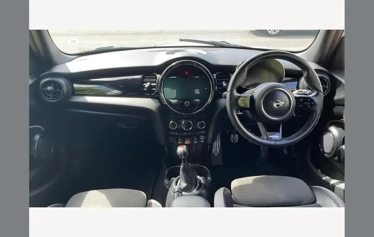 Used Mini Cooper S Sport 178 HP (130 kW) 2022 Pepper white Hatchback