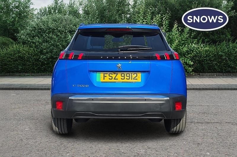 Used Peugeot e-2008 Allure Premium 100 kW (136 HP) 2022 Vertigo blue SUV