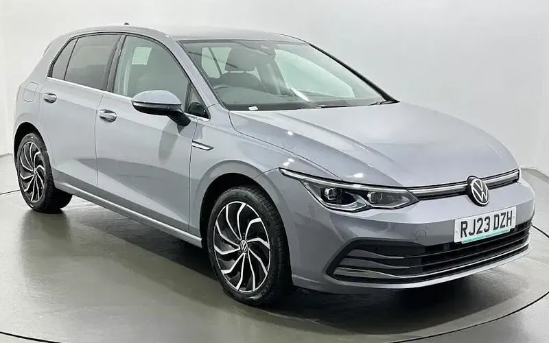 Usado VW Golf VIII Edition 131 HP (96 kW) 2023 Citadino