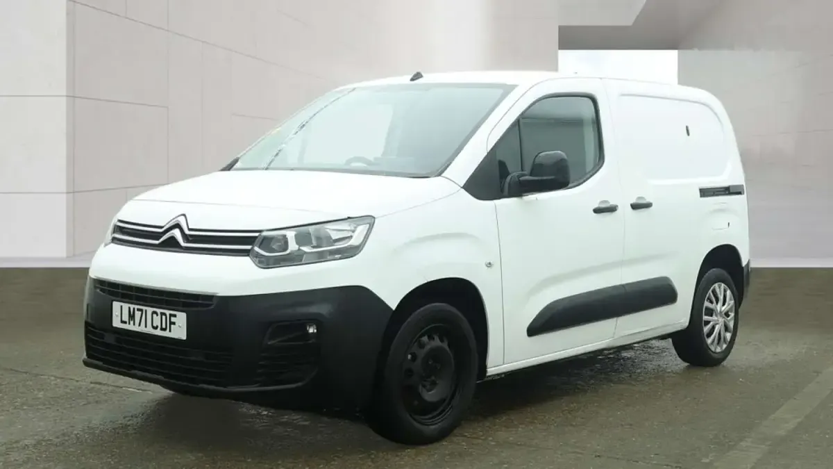 Used Citroën Berlingo 100 HP (73 kW) 2022 White MPV