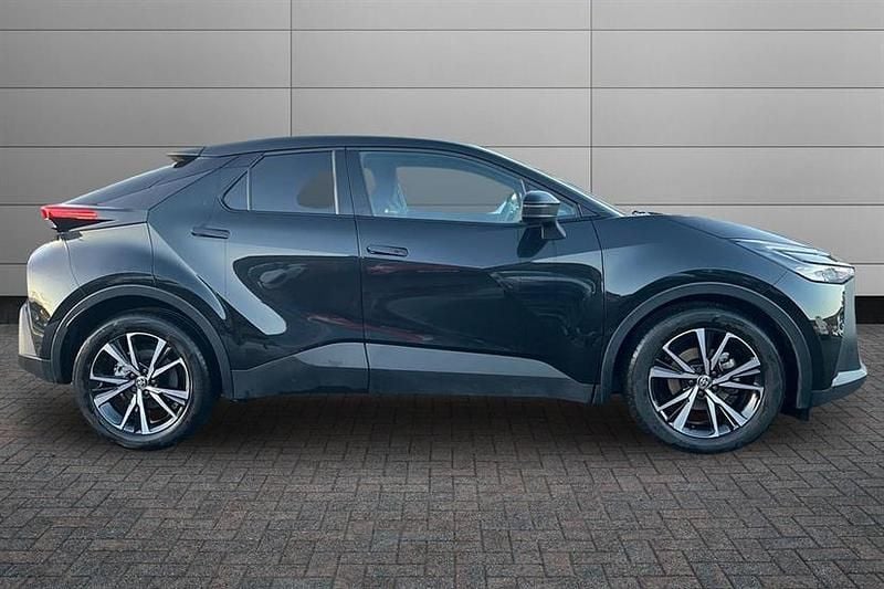 Used Toyota C-HR Design 140 HP (102 kW) 2025 Eclipse black SUV