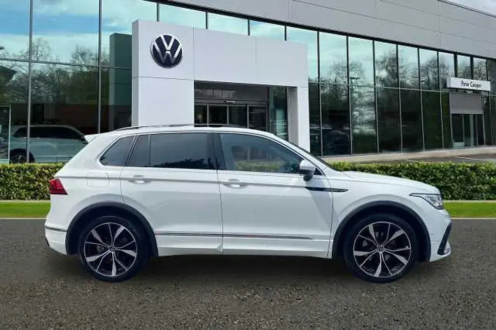 Used VW Tiguan R-line 150 HP (110 kW) 2023 White SUV