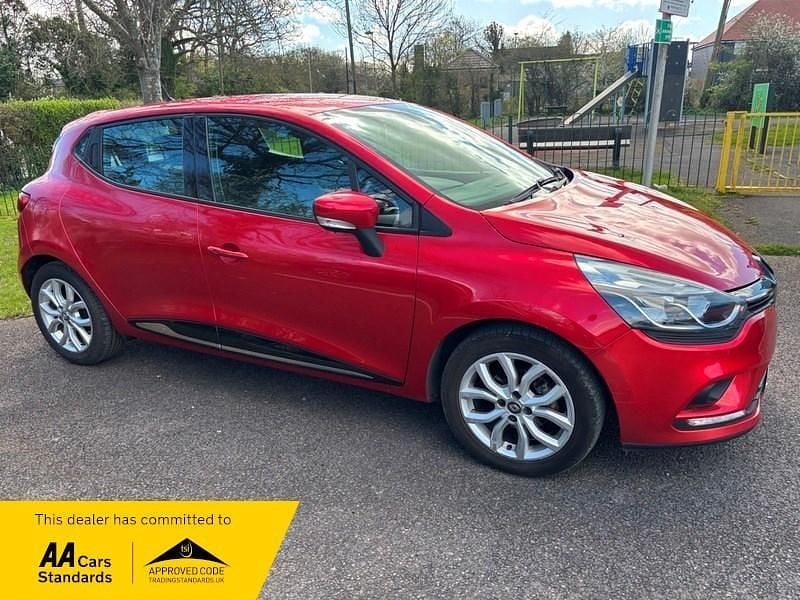 Used Renault Clio IV Dynamique 2017 Red Hatchback