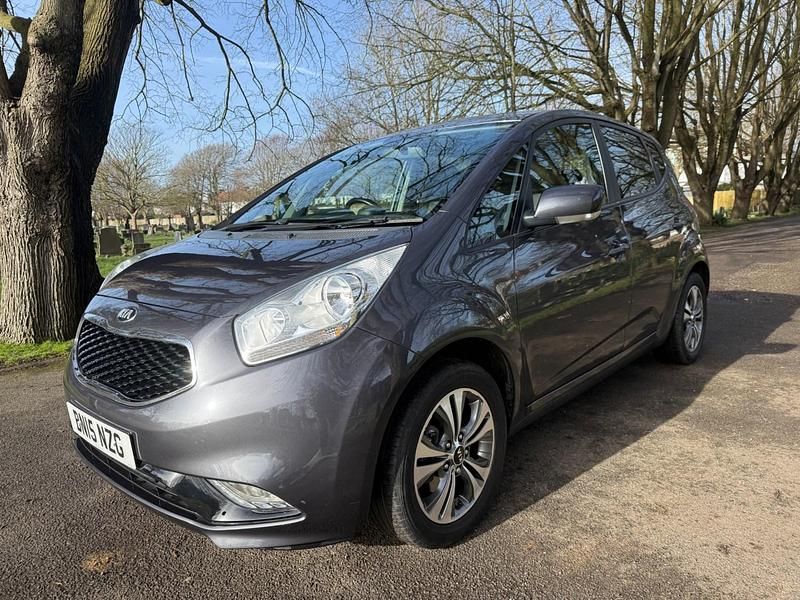 Used Kia Venga 123 HP (90 kW) 2015 Silver Hatchback