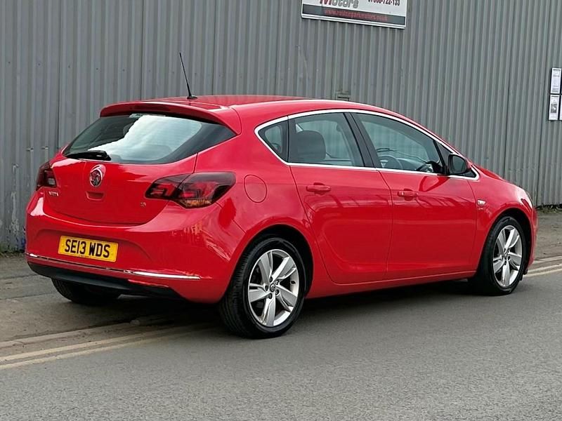 Used Vauxhall Astra SRi 2013 Red Hatchback