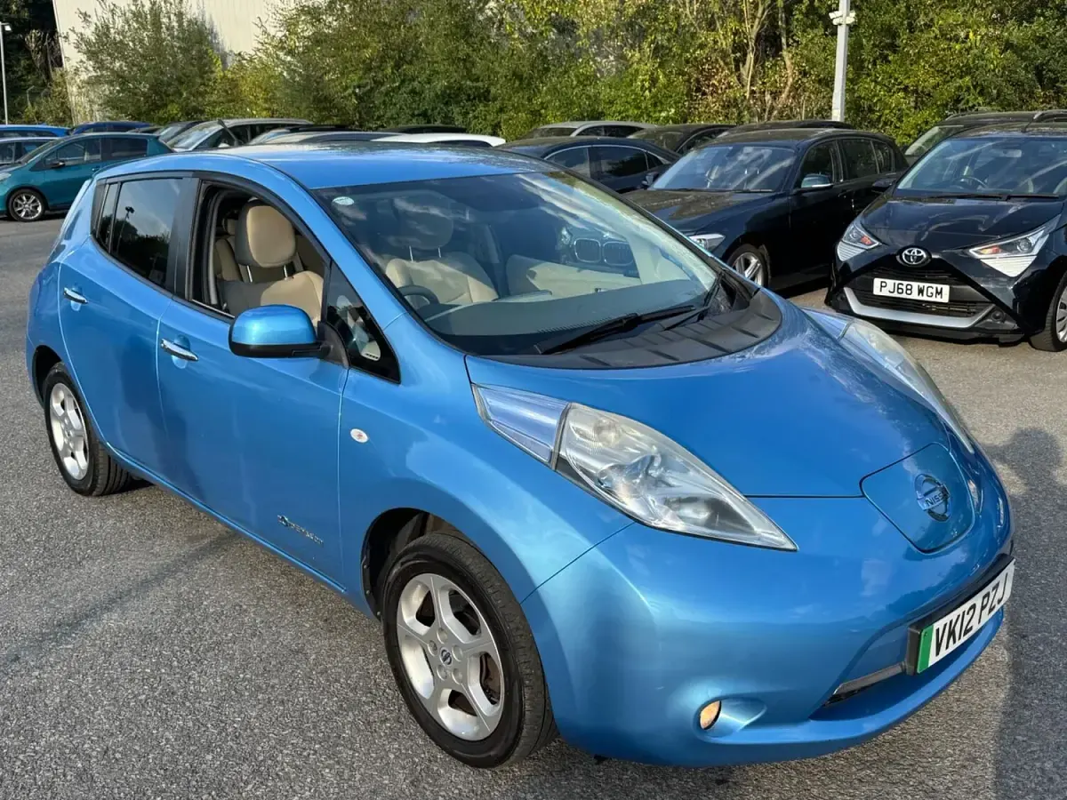 Used Nissan Leaf 80 kW (109 HP) 2012 Blue Hatchback