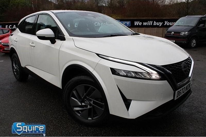 Used Nissan Qashqai Acenta Premium 2022 White SUV