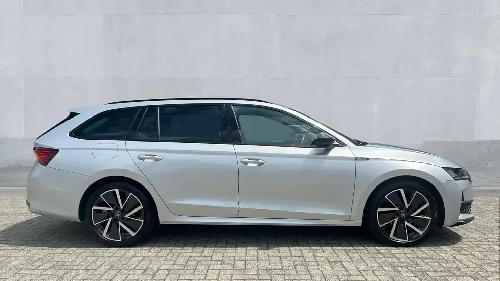 Used Skoda Octavia SportLine 150 HP (110 kW) 2025 Brilliant silver Estate