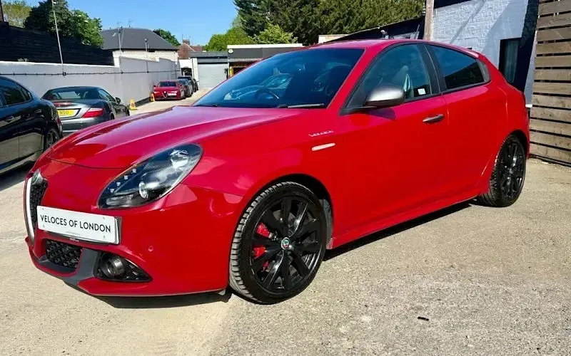 Begagnad Alfa Romeo Giulietta Veloce 241 HK (177 kW) 2018 Halvkombi