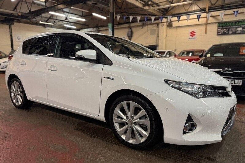 Used 2014 Toyota Auris Hybrid | £9,200 (Fair price) - Image 1/1