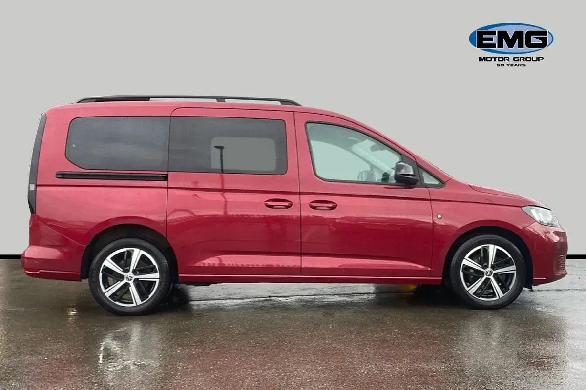 Used VW Caddy Maxi Life 122 HP (89 kW) 2022 Red MPV