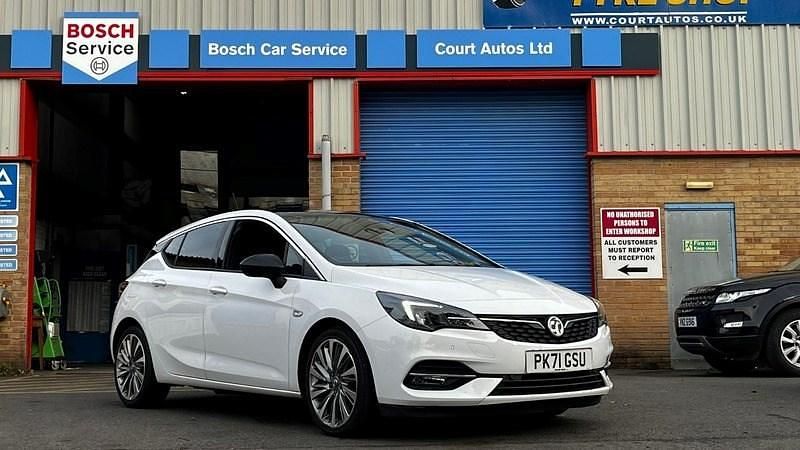 White Used 2021 Vauxhall Astra Edition Hatchback | £10,500 (Fair price) - Image 1/4