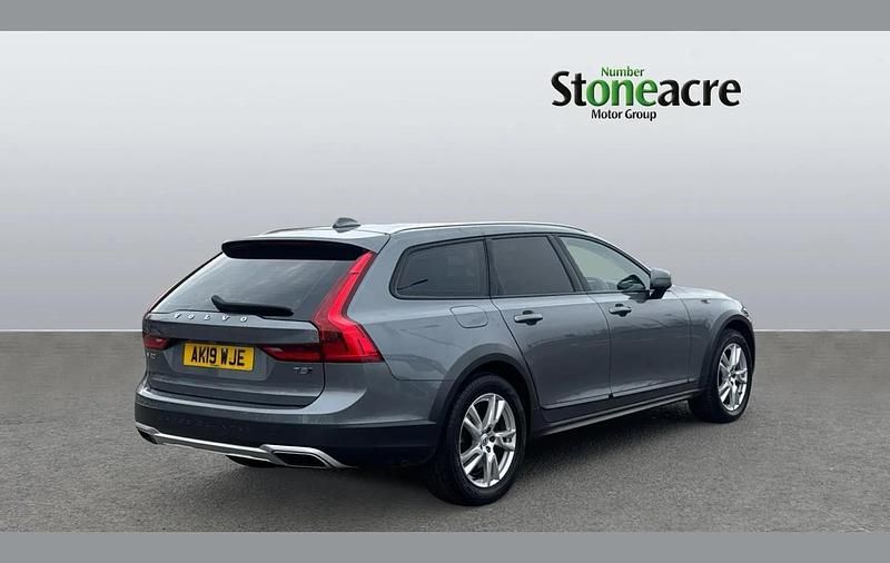 Used Volvo V90 CC 247 HP (181 kW) 2019 Grey Estate