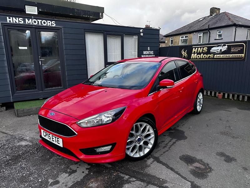 Red Used 2015 Ford Focus Zetec Hatchback | £4,850 (Fair price) - Image 1/4