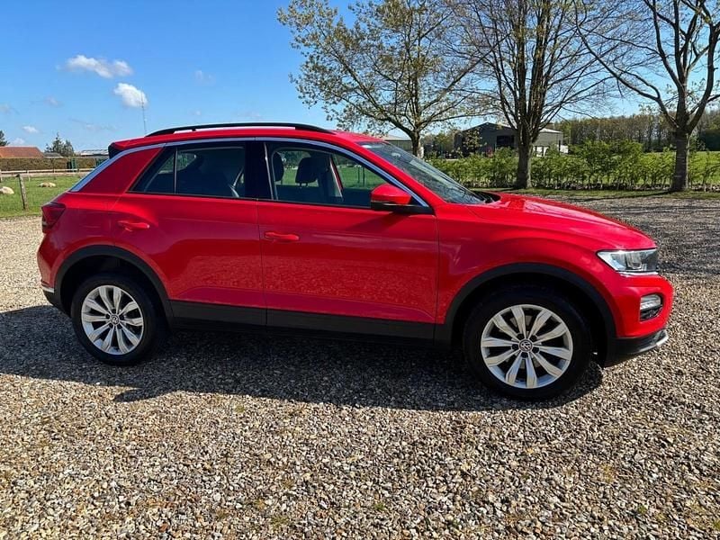 Used VW T-Roc SE 150 HP (110 kW) 2018 Red SUV
