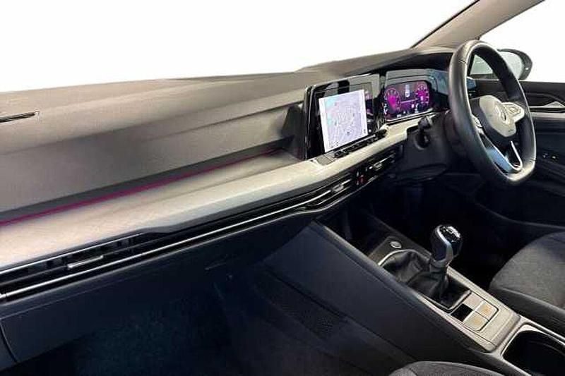 Begagnad VW Golf VIII 130 HK (95 kW) 2022
