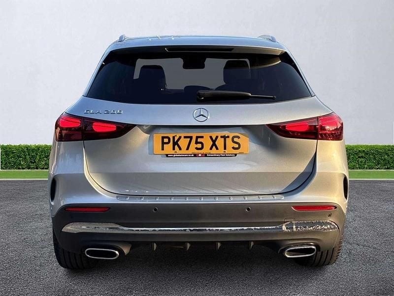 New Mercedes GLA200 Executive 163 HP (119 kW) 2025 Silver SUV