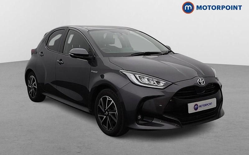Used 2025 Toyota Yaris Hybrid Design Hatchback | £15,949 (Super price) - Image 1/4