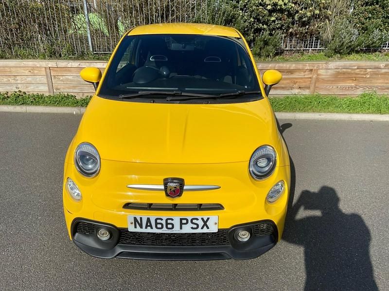 Used Abarth 595 145 HP (106 kW) 2016 Yellow Hatchback