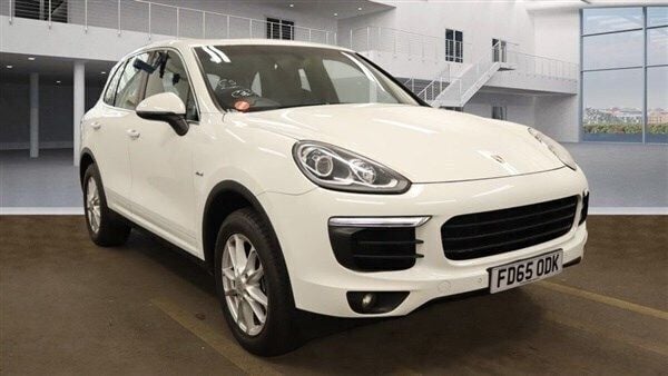 White Used 2015 Porsche Cayenne SUV | £20,985 (Super price) - Image 1/1