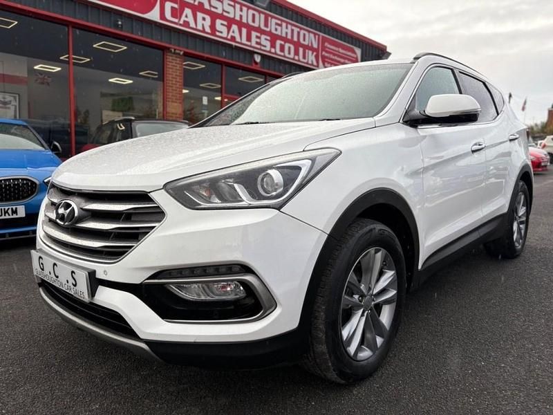 White Used 2018 Hyundai Santa Fe Premium SUV | £16,990 (Super price) - Image 1/4