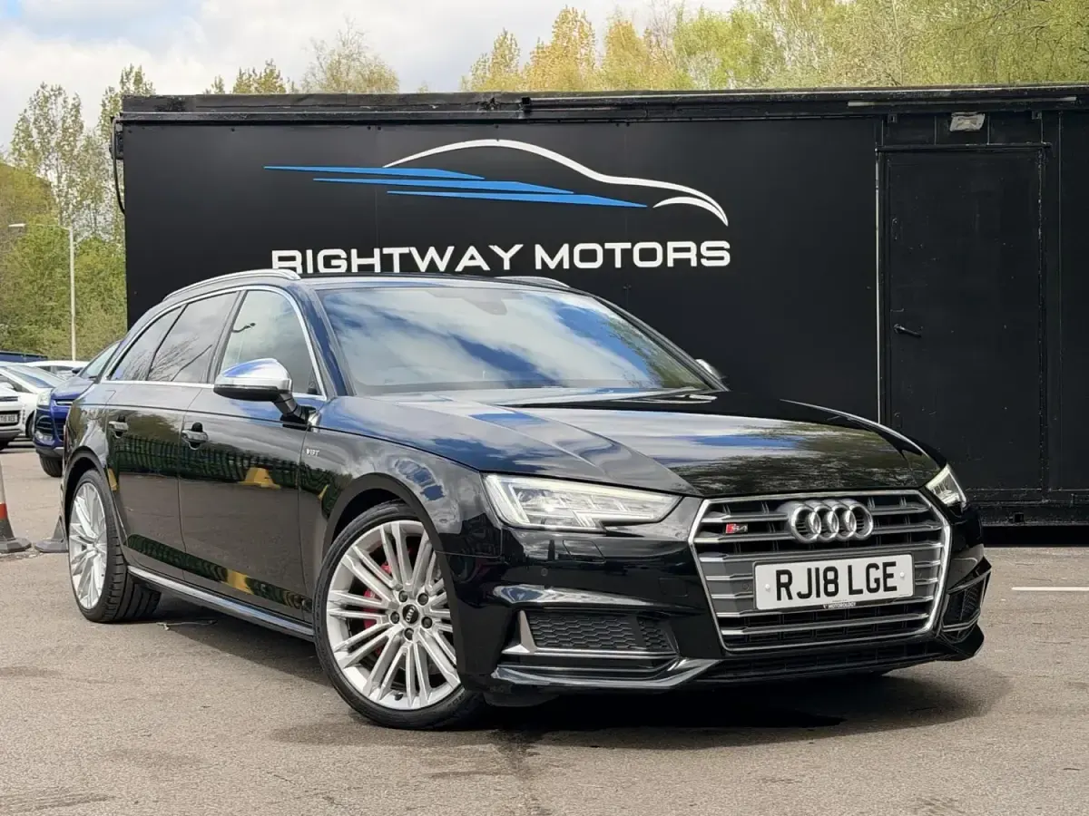 Usado Audi S4 Advanced 354 HP (260 kW) 2018 Preto Carrinha