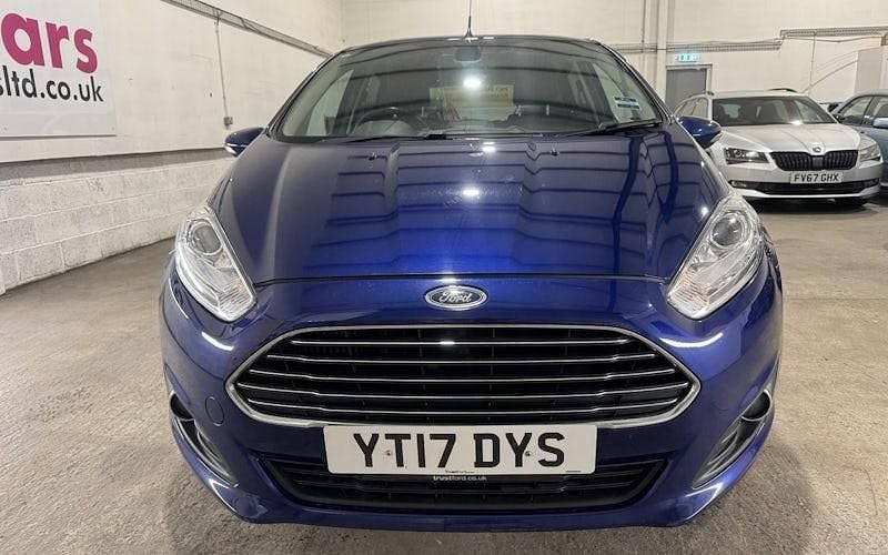 Usado Ford Fiesta Titanium 101 HP (74 kW) 2017 Azul Citadino