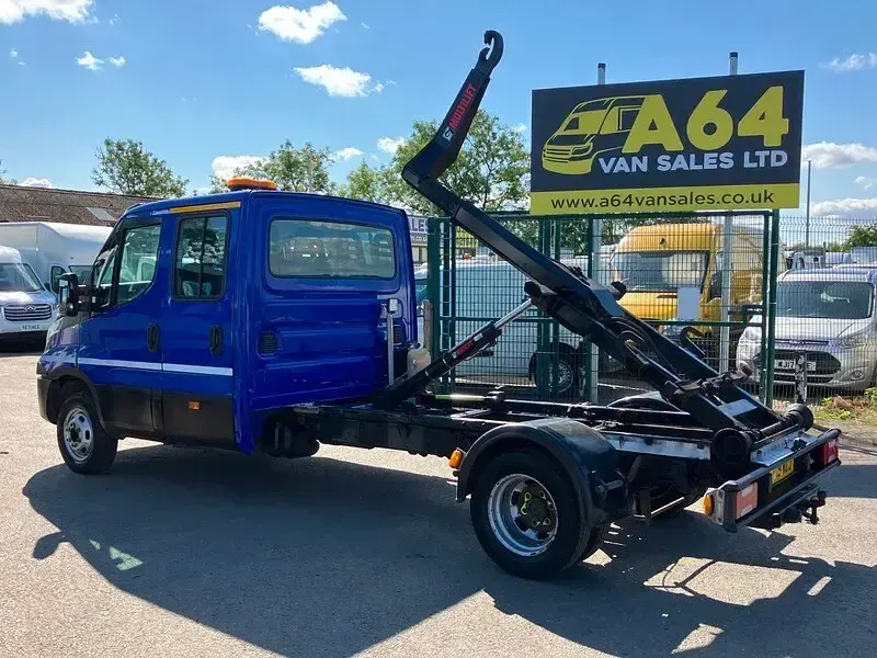 Used Iveco Daily 180 HP (132 kW) 2018 Blue