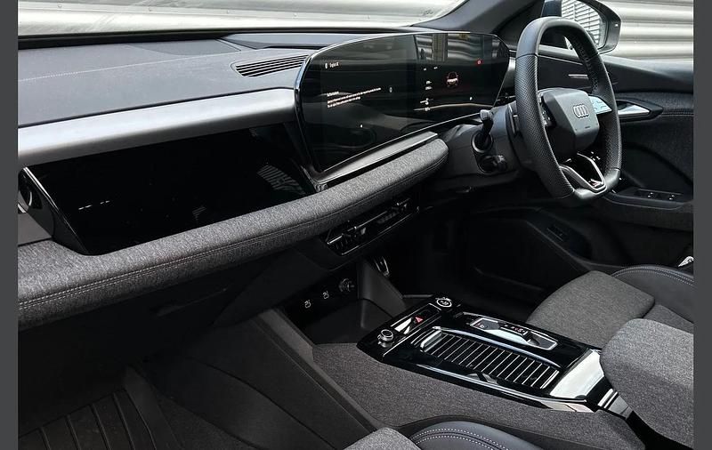 Used Audi Q6 e-tron S-Line 284 kW (387 HP) 2025 Blue SUV