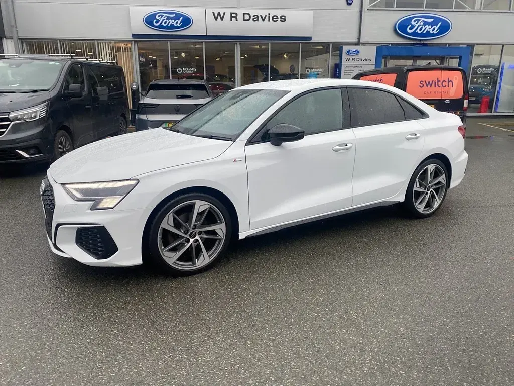 Used Audi A3 Comfort 150 HP (110 kW) 2023 White Sedan