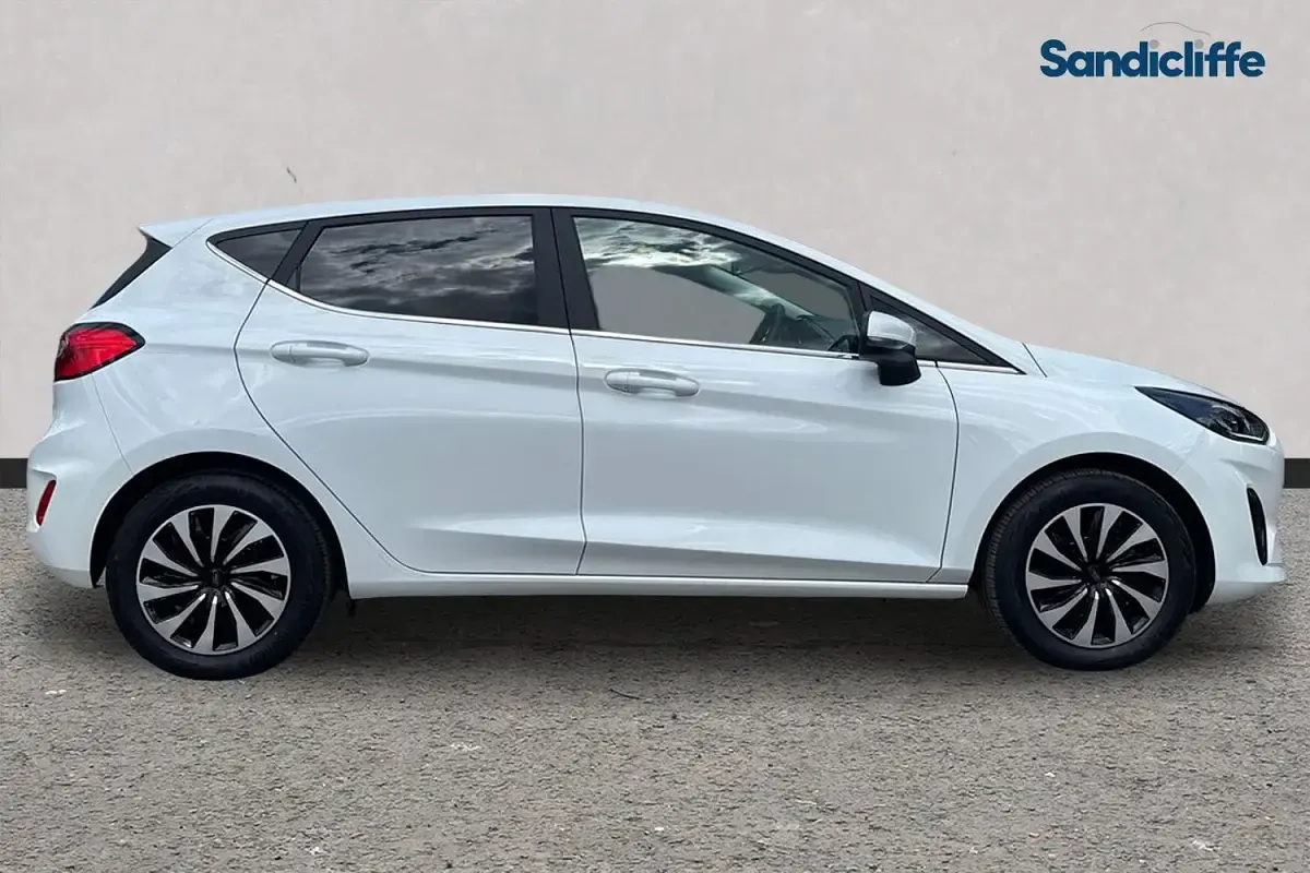 Used Ford Fiesta Titanium 100 HP (73 kW) 2023 White Hatchback