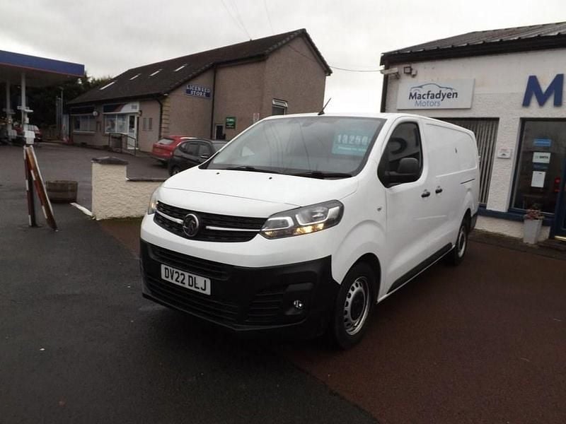 Used Vauxhall Vivaro S 100 HP (73 kW) 2022 White MPV