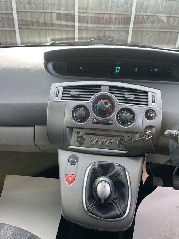 Image 3/4