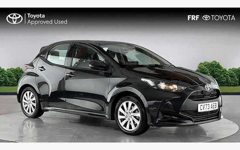 Used 2025 Toyota Yaris Hybrid Hatchback | £17,190 (Super price) - Image 1/4