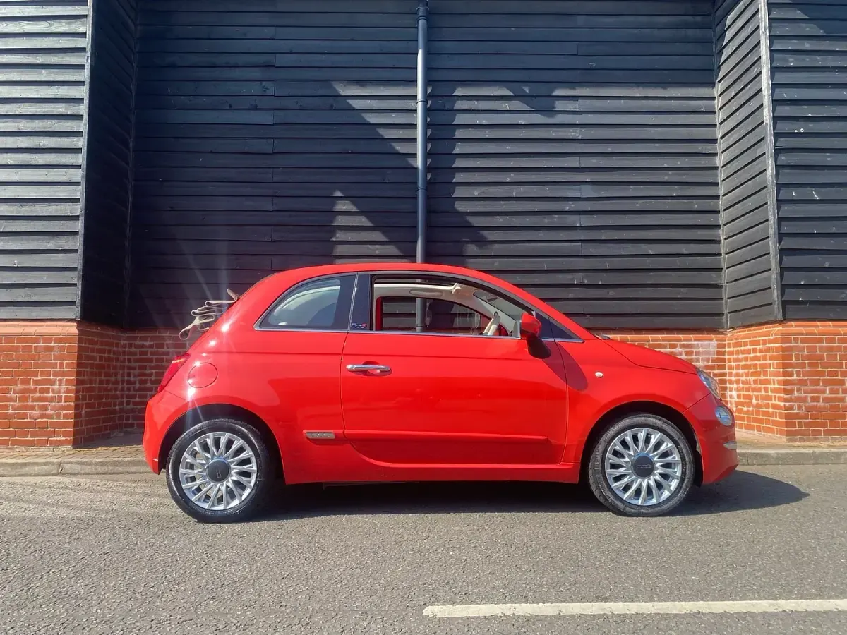 Used Fiat 500C Lounge 69 HP (50 kW) 2017 Pink Cabriolet