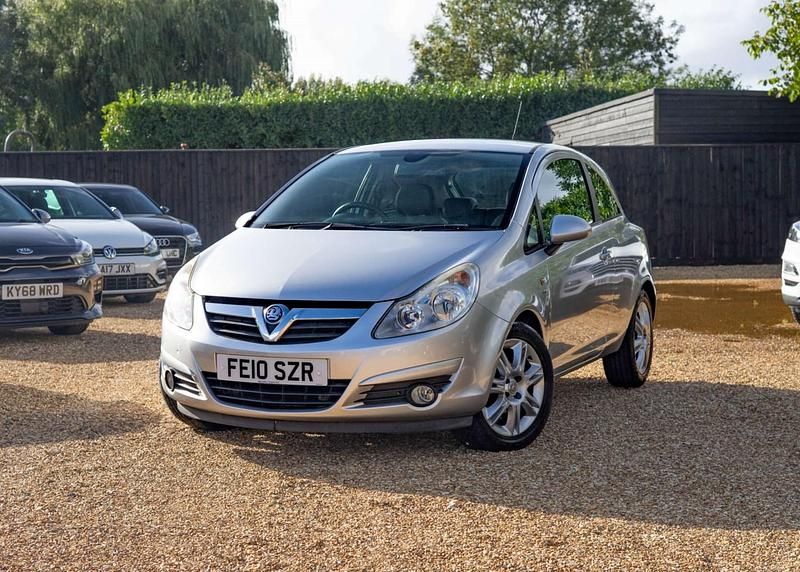Silver Used 2010 Vauxhall Corsa Hatchback | £2,000 (Fair price) - Image 1/4