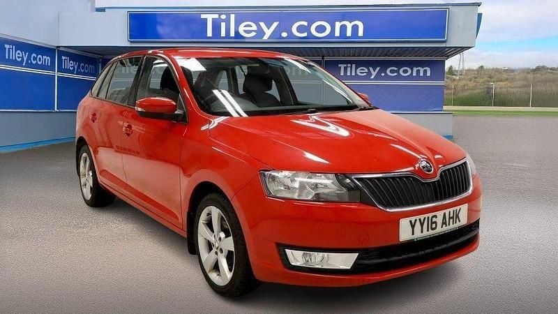 Red Used 2016 Skoda Rapid SE Hatchback | £5,690 (Fair price) - Image 1/2