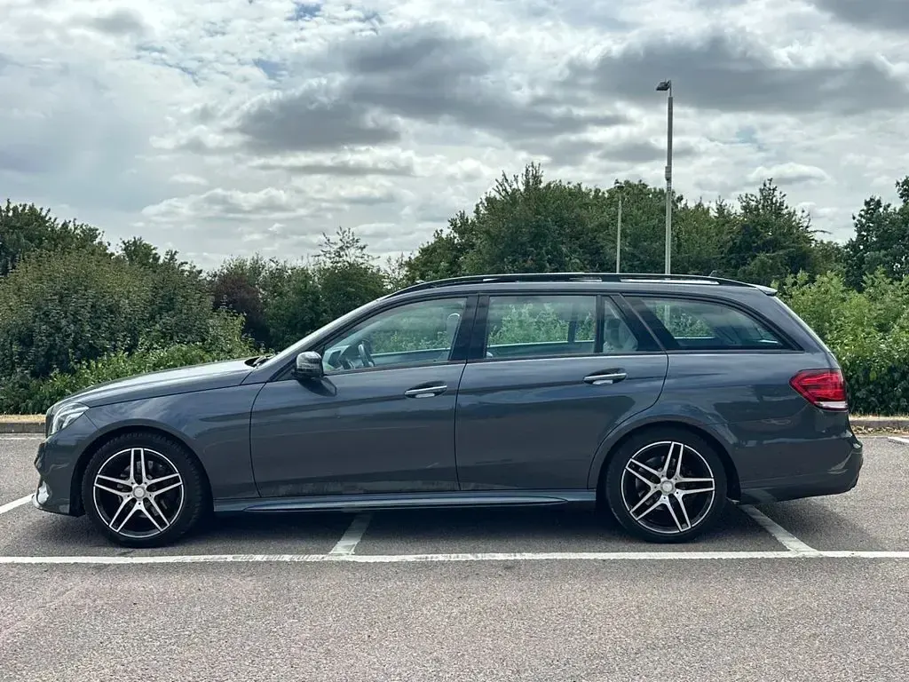 Used Mercedes E220 Premium Plus 177 HP (130 kW) 2016 Grey Estate