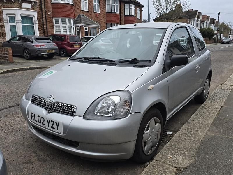 Used Toyota Yaris 2002 Silver Hatchback