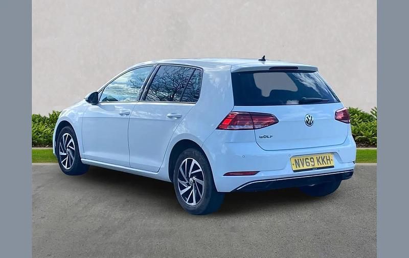 Used VW Golf VIII Edition 113 HP (83 kW) 2020 White Hatchback