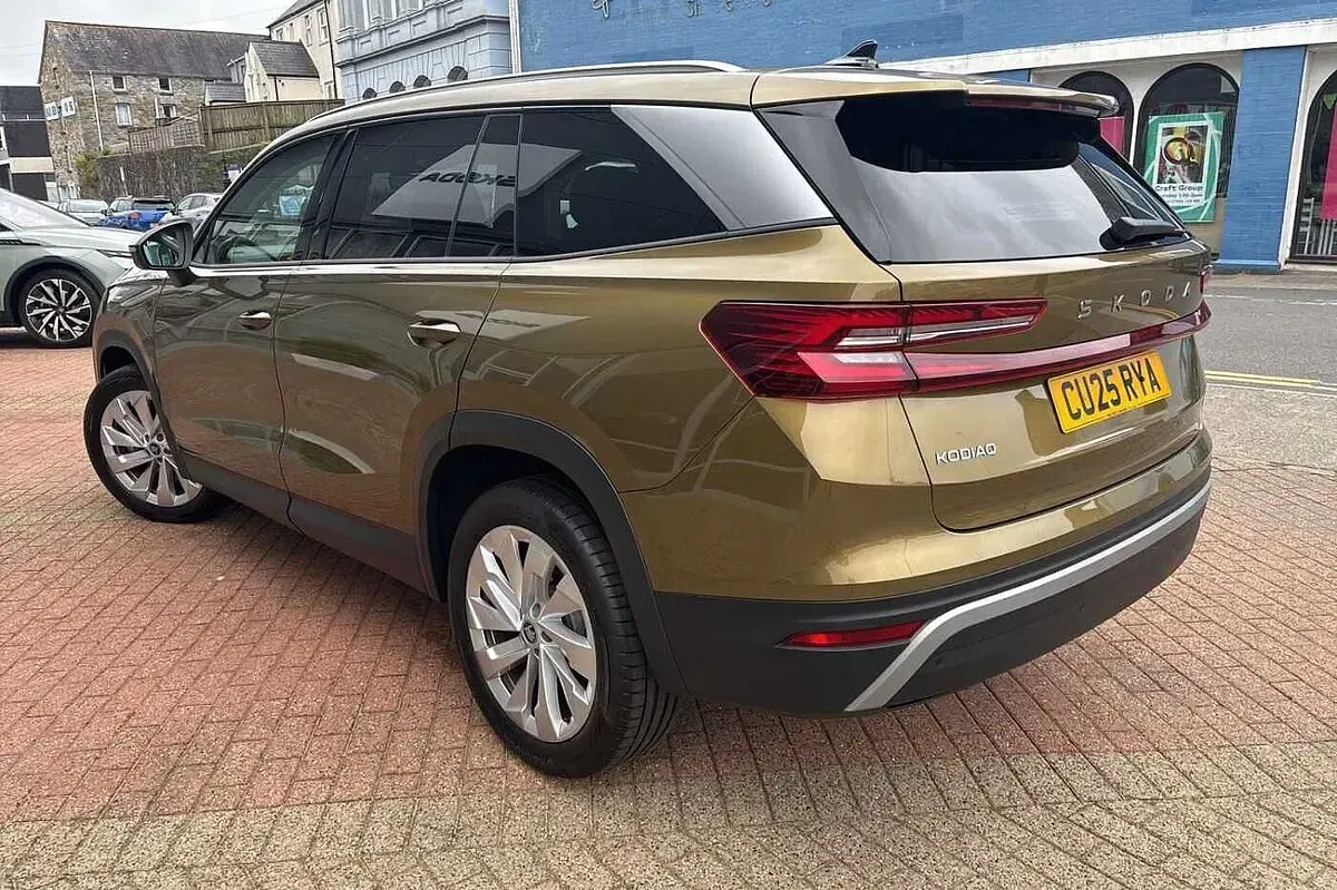Used Skoda Kodiaq SE L 150 HP (110 kW) 2025 Bronx gold metallic SUV
