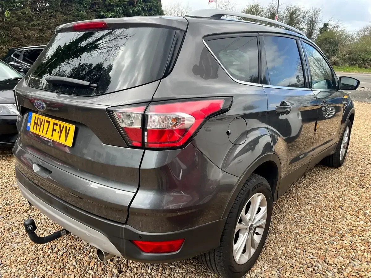 Second-hand Ford Kuga Titanium 180 CP (132 kW) 2017 Gri SUV