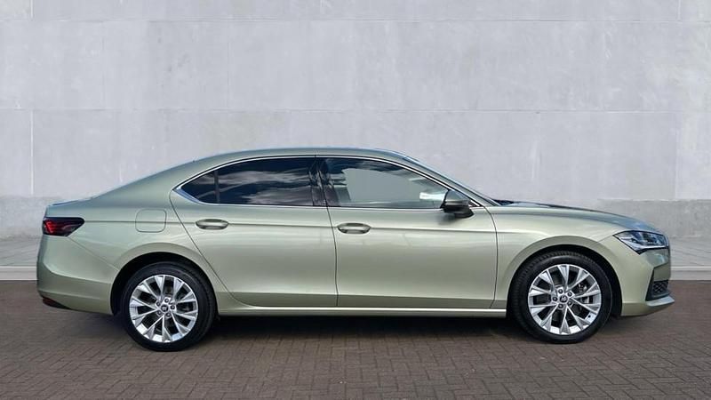 Used Skoda Superb SE L 193 HP (141 kW) 2025 Yellow Hatchback