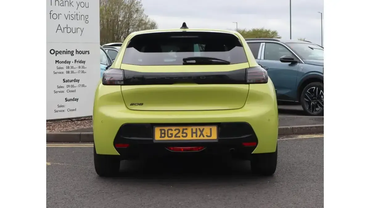 Used Peugeot 208 Allure 101 HP (74 kW) 2025 Yellow Hatchback