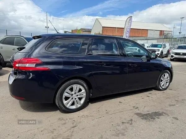 Używany Peugeot 308 Active 129 KM (94 kW) 2018 Niebieski Kombi