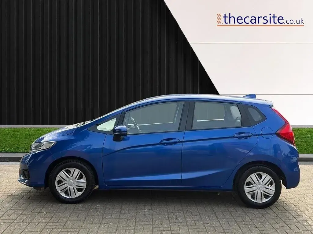 Used Honda Jazz S 102 HP (75 kW) 2019 Blue Hatchback