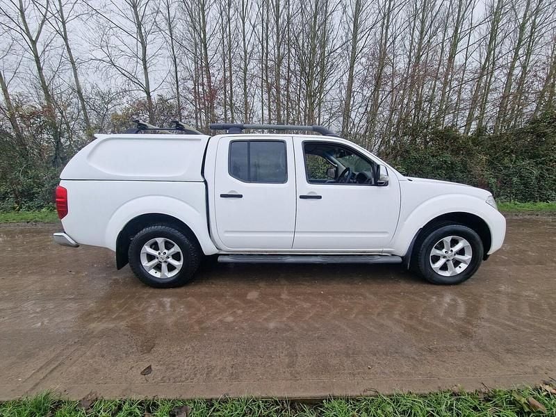 Used Nissan Navara Tekna 188 HP (138 kW) 2014 White Pickup